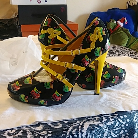 acrylicana Shoes - Bad apple patent printed heels